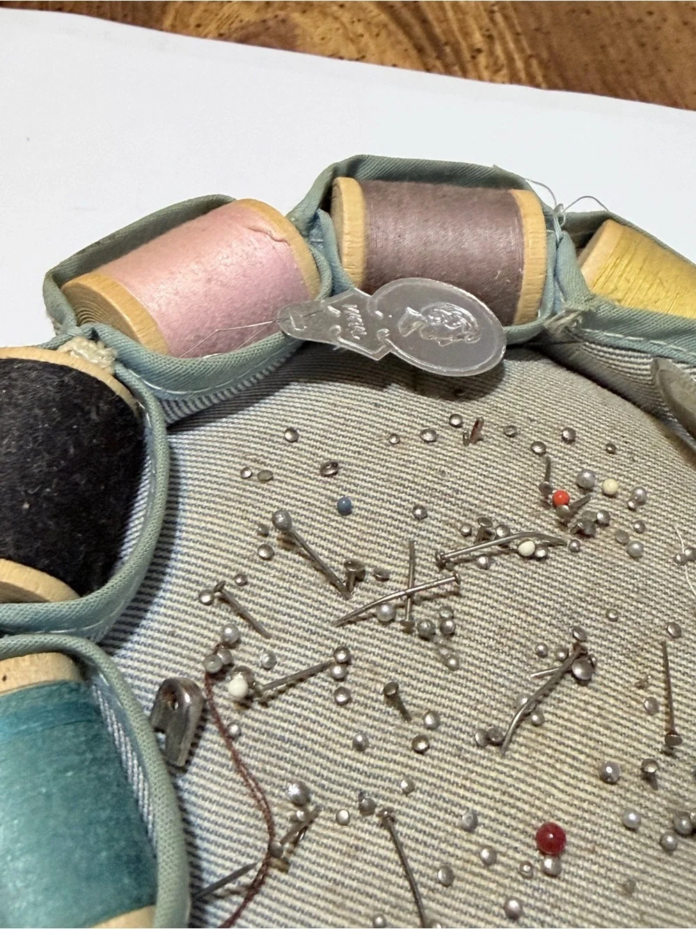 Vintage Sewing Pin Cushion with Thread Spools - 10 Crafts Granny core - Picture 3 of 8